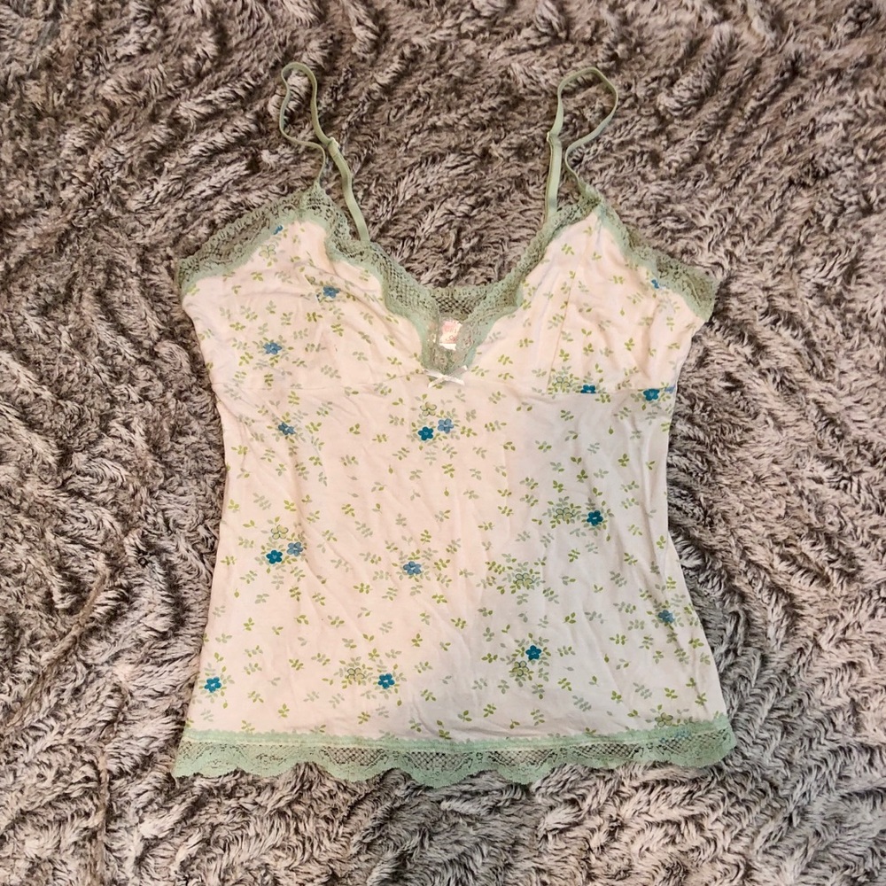 Victoria’s Secret Women’s Size Medium Lace Tank